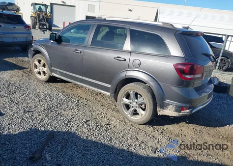 2016 Dodge Journey Crossroad z USA, uszkodzony, nr VIN 3C4PDCGG5GT148990